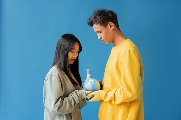 Comment les entreprises de livraison peuvent-elles réduire leurs émissions de CO2 en adoptant des solutions écologiques ?